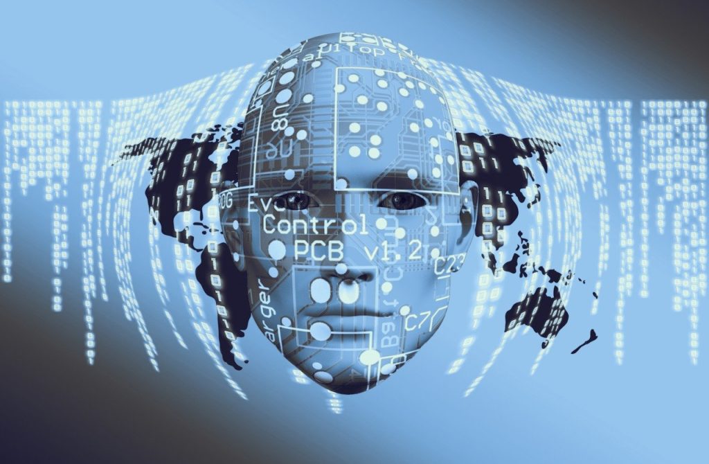 Volto di robot circondato da algoritmi e circuiti, rappresentazione della sinergia tra Intelligenza Artificiale e psicologia